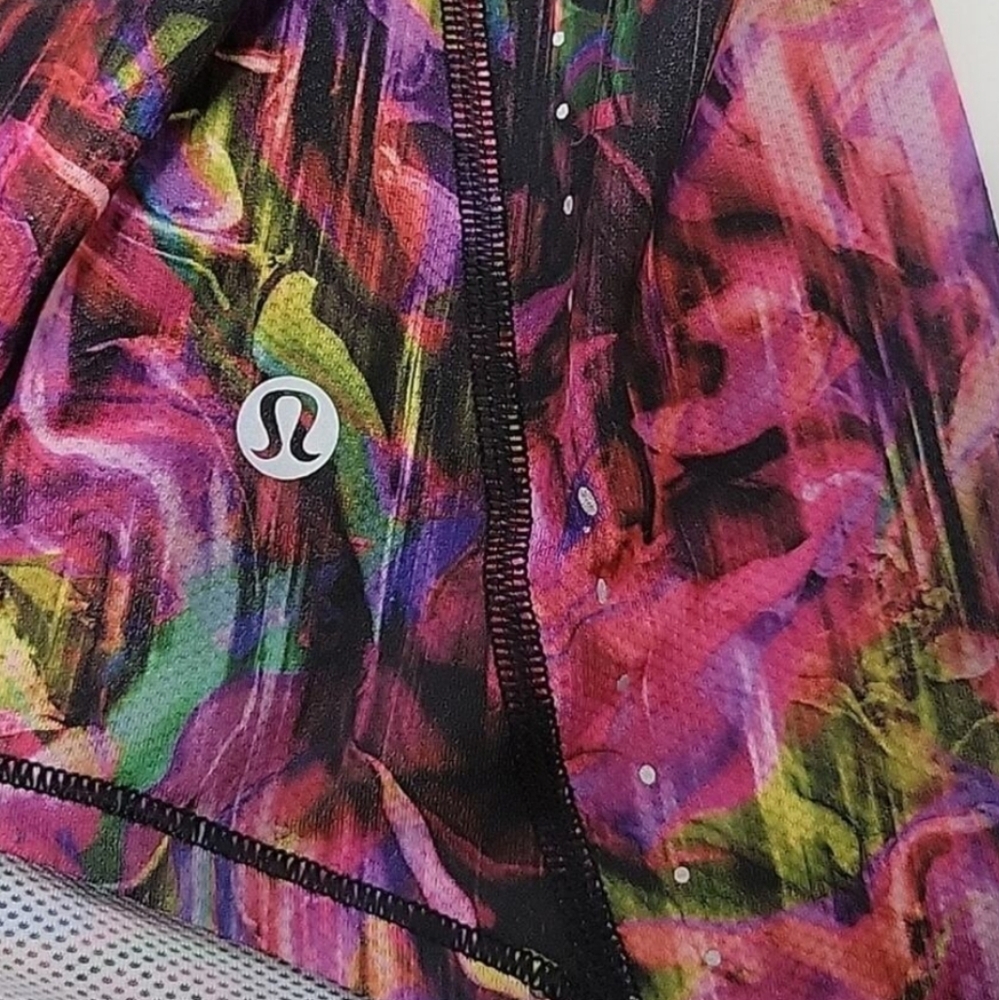 Lululemon Run Train Tee - Picture 9 of 9